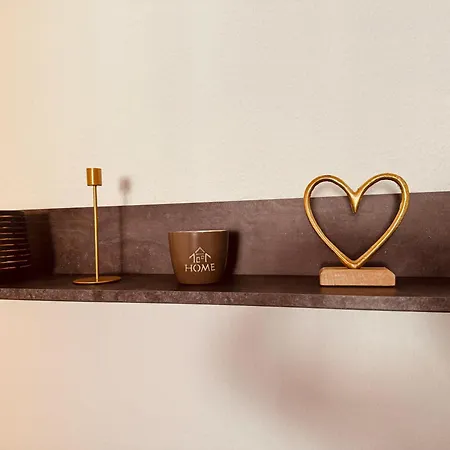 24 Modern & Gemuetlich Apartment *